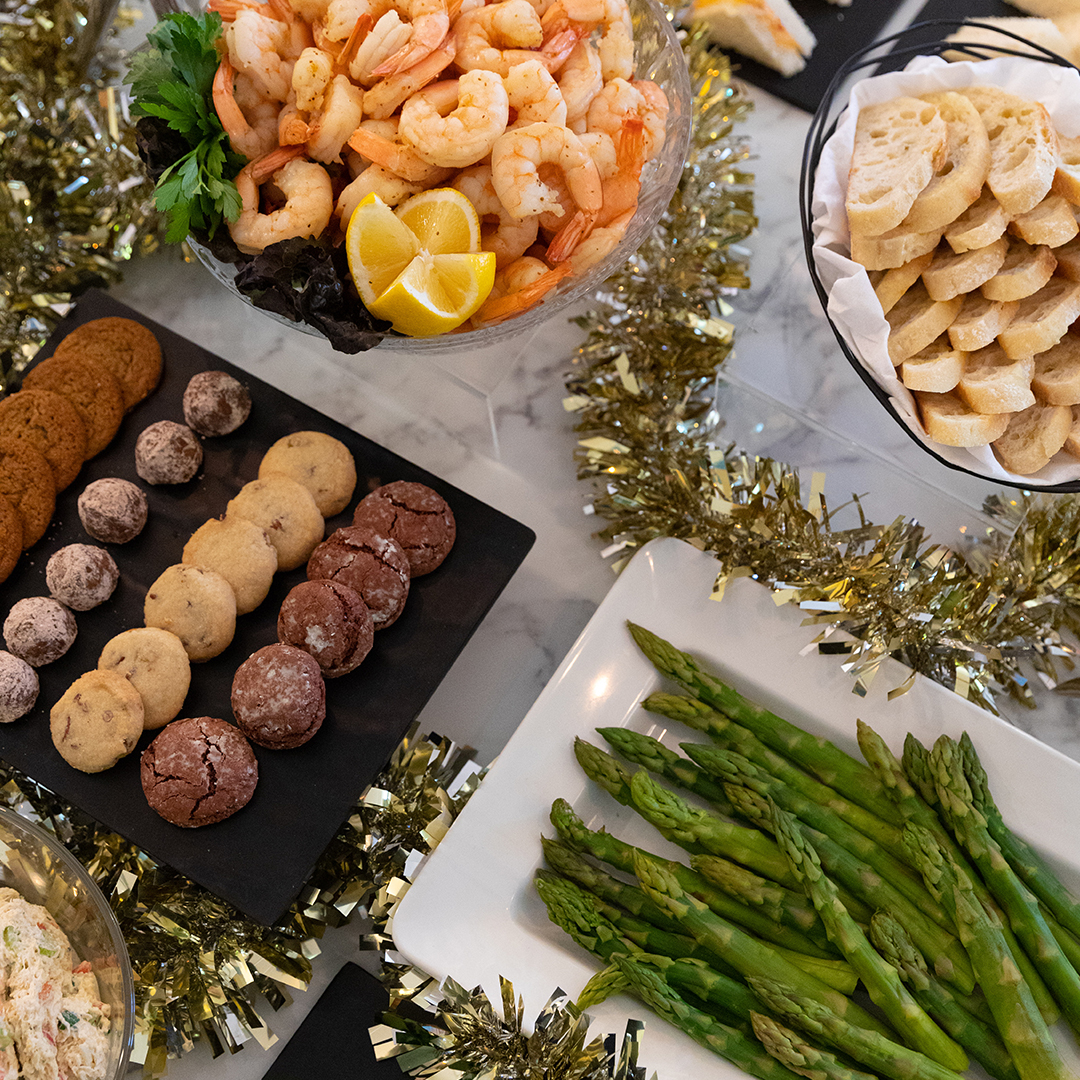 Offering seasonal holiday catering menus in Charleston